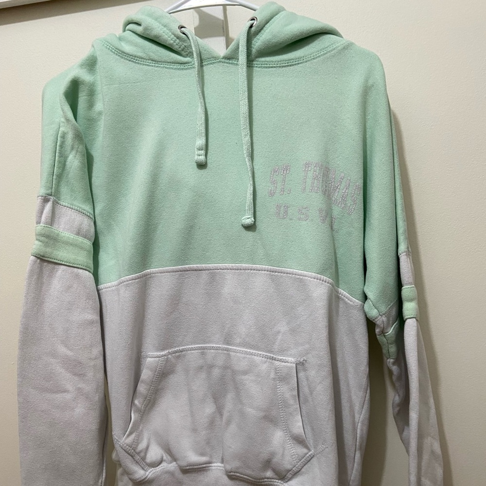 Teal and White medium hood United states virgin islands